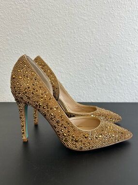 BETSEY JOHNSON Size 6M SB-Hazil Dorsay Pumps GOLD RHINESTONES POINTED TOE